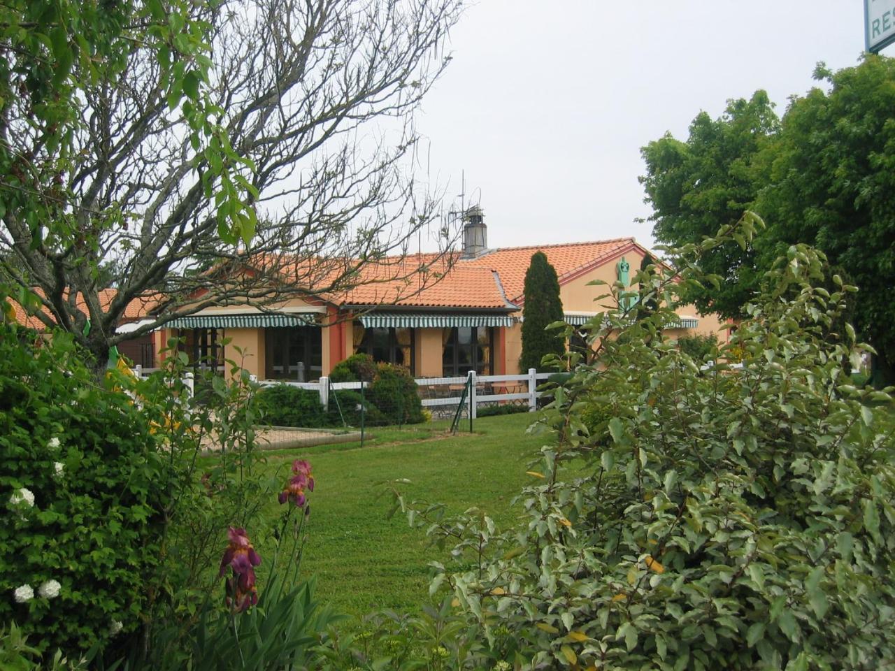 Kyriad Niort - La Creche Εξωτερικό φωτογραφία
